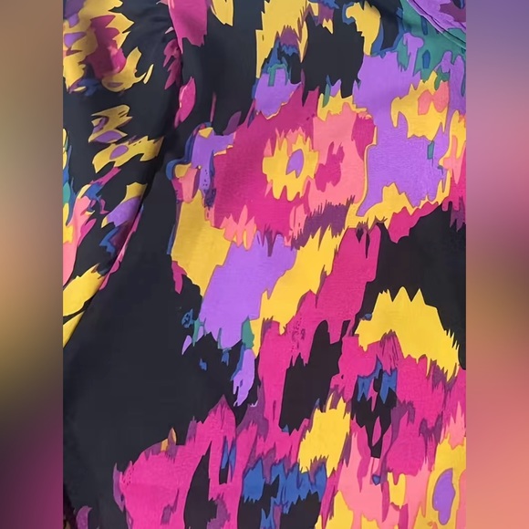 Jane Chic Designs Plus Size Sublimation Blouse - Picture 2 of 6